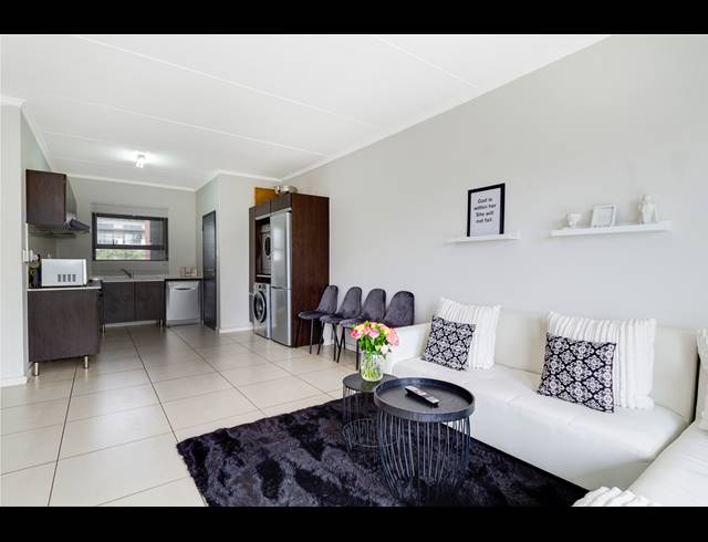 2 BEDROOM APARTMENT FOR SALE IN FOURWAYS